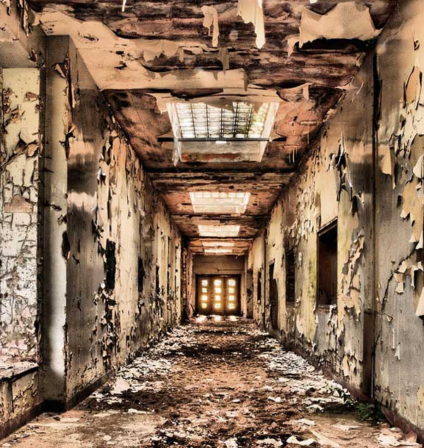 30-fabulous-examples-of-urban-decay-photography